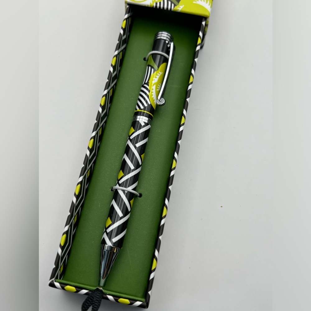 Vera Bradley La Neon Rose Ball Point Pen Refillable Ink New in Box